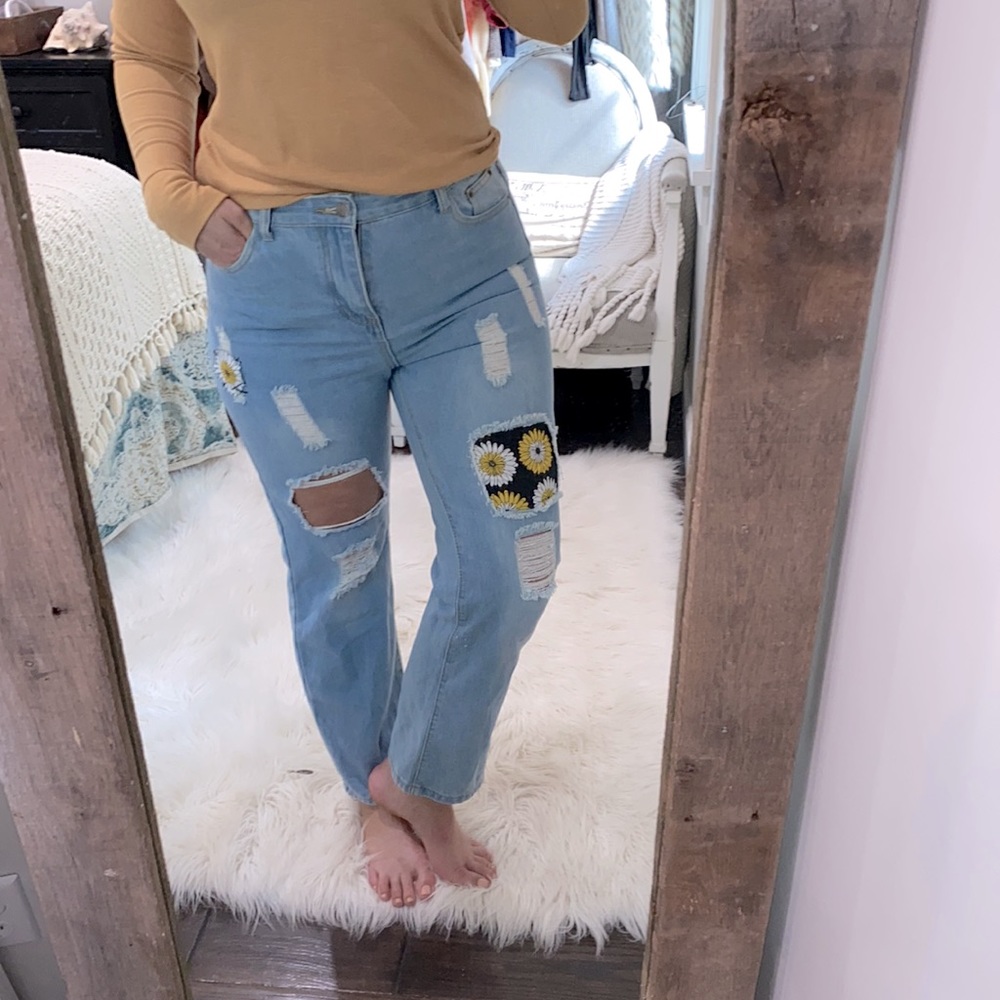Boho high rise distressed sunflower daisy floral patch 70’s jeans size XLarge